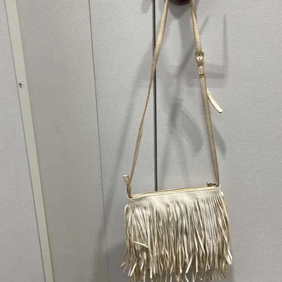 White leather fringe Crossbody Bag - Picture 3 of 8